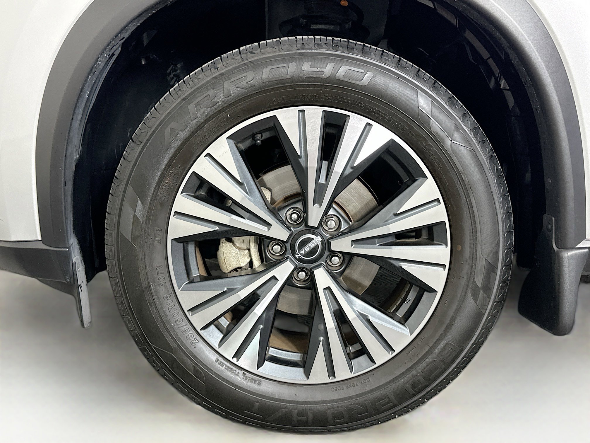 Used 2023 Nissan Rogue SV image 11