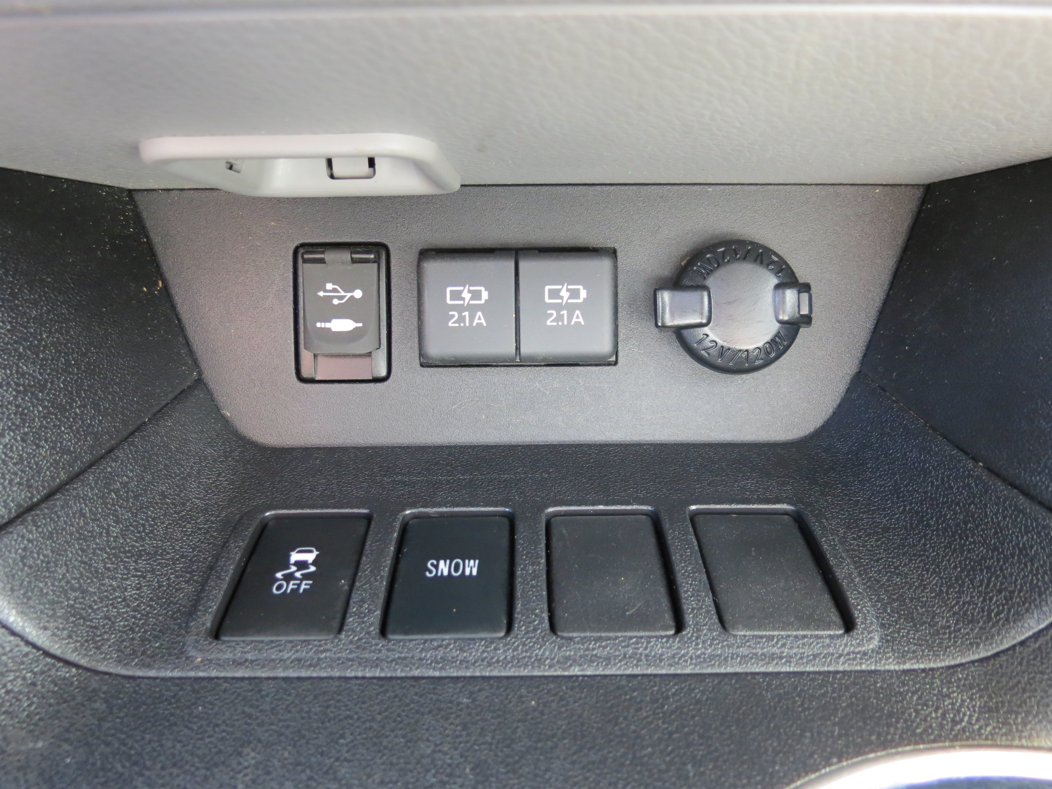Used 2019 Toyota Highlander XLE FWD image 22