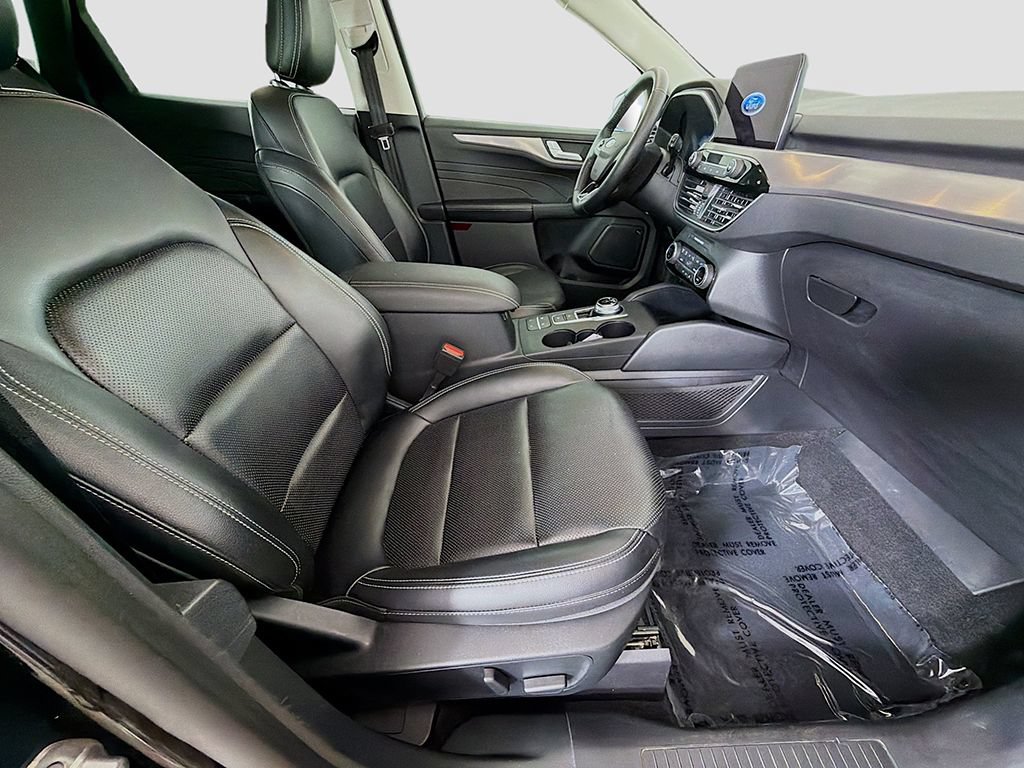 Used 2021 Ford Escape Titanium AWD/4WD image 23