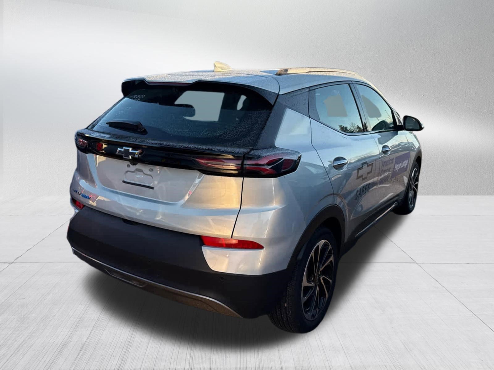 Used 2023 Chevrolet Bolt EUV Premier w/ Sun & Sound Package image 7