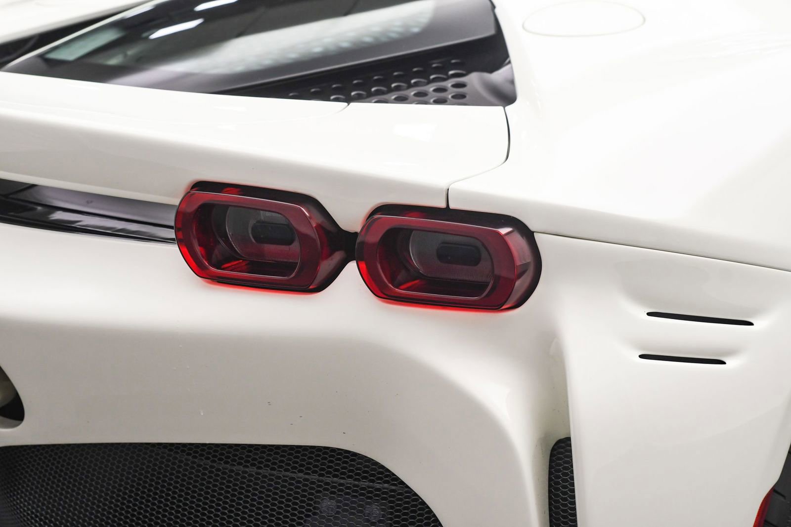 Used 2023 Ferrari SF90 Stradale image 23