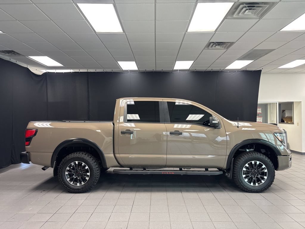 Used 2020 Nissan Titan PRO-4X w/ Pro-4x Convenience Package AWD/4WD image 2