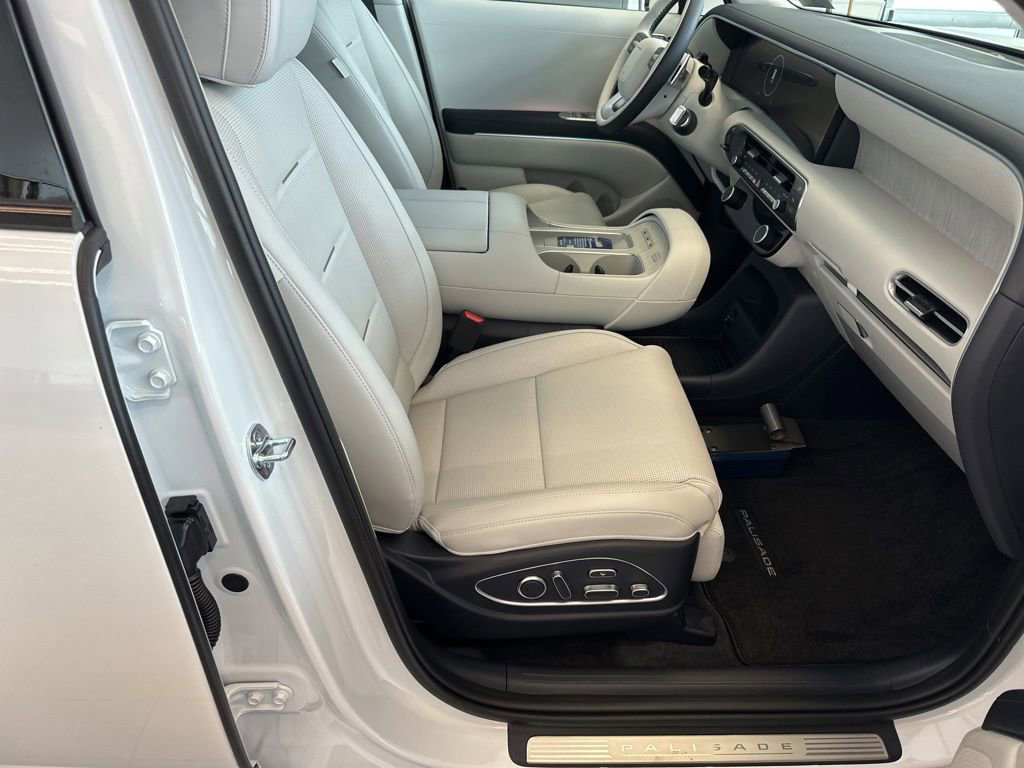 New 2026 Hyundai Palisade Calligraphy AWD/4WD image 16