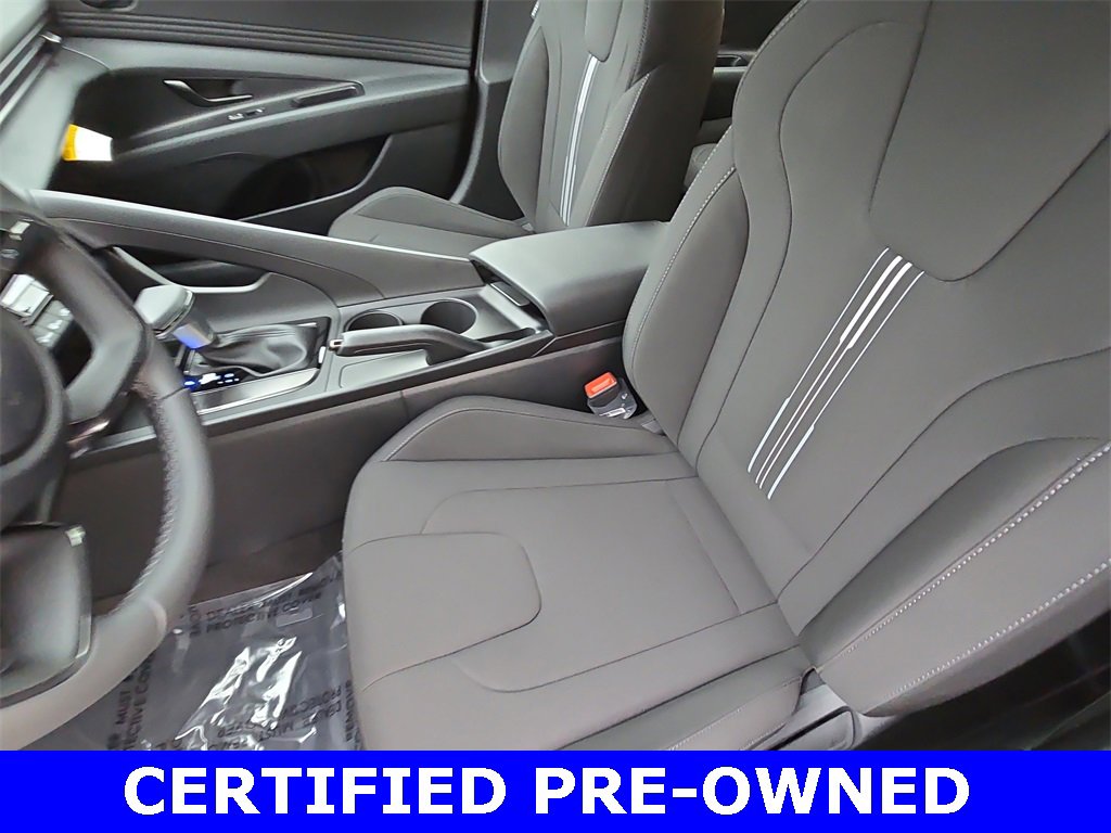Used 2025 Hyundai Elantra Sport image 15