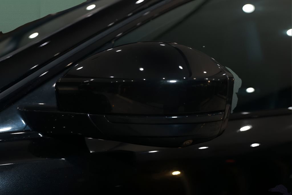 Used 2021 Jaguar F-PACE SVR image 42