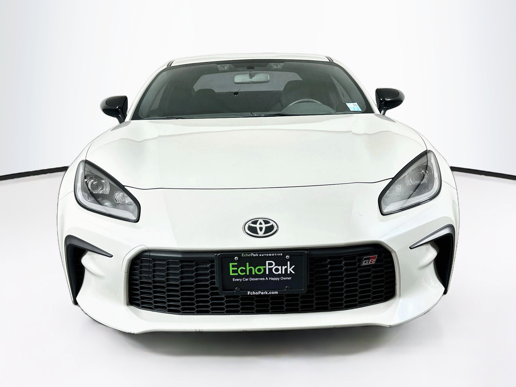 Used 2024 Toyota GR86 RWD image 2