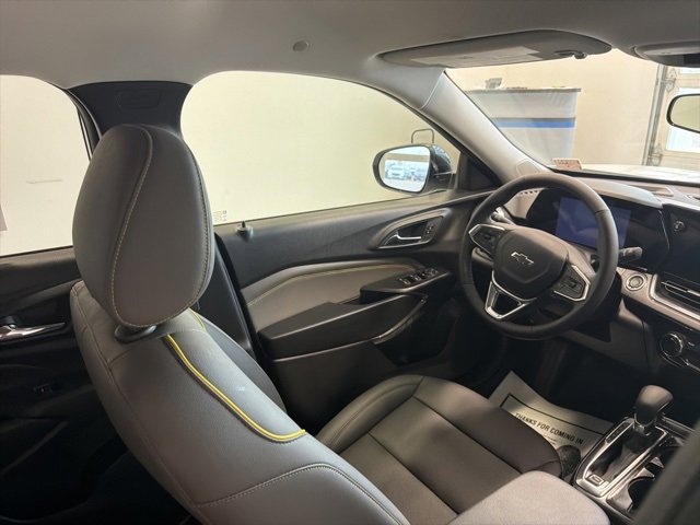 Used 2025 Chevrolet Trax ACTIV w/ Driver Confidence Package image 31