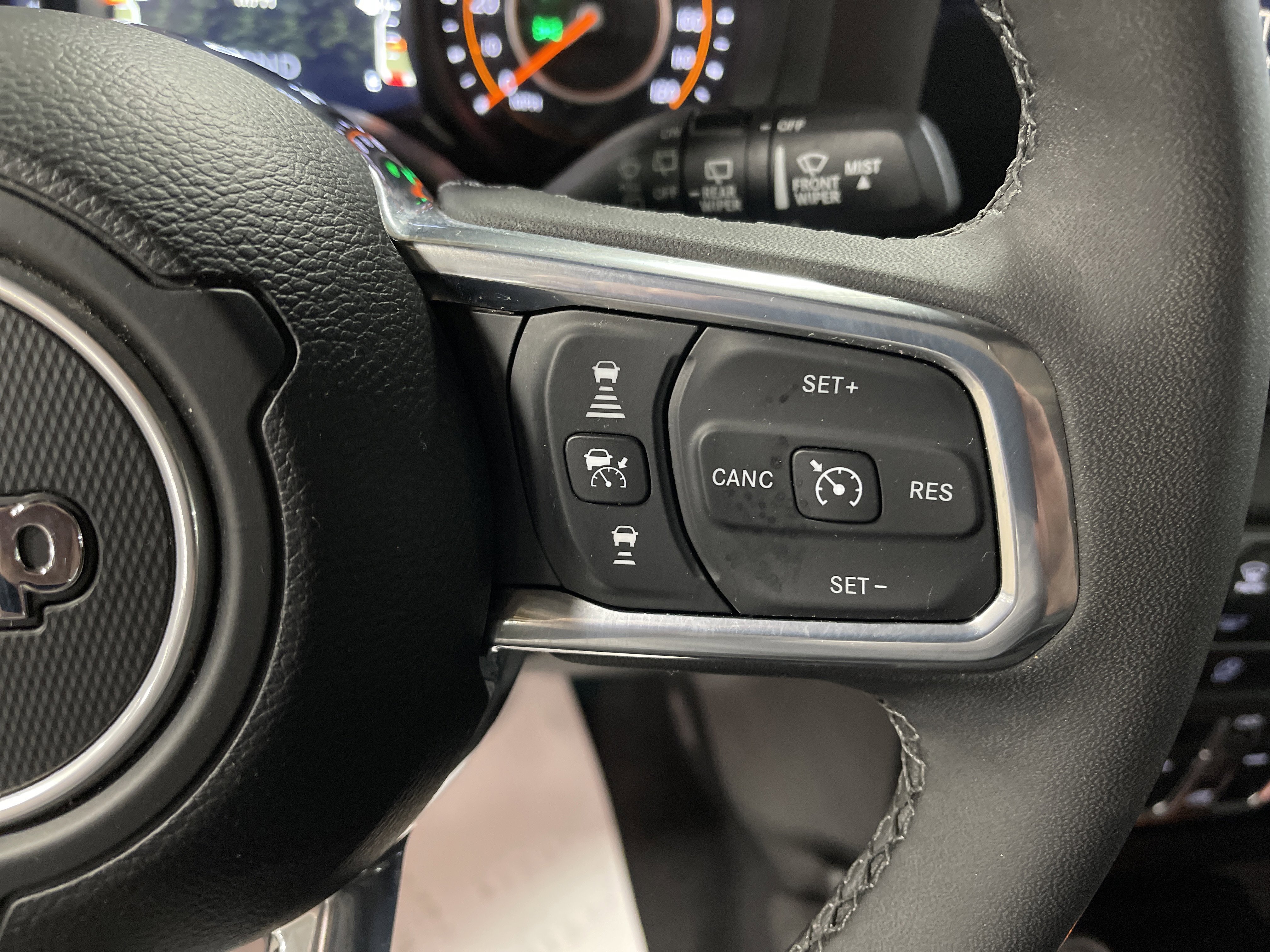 Used 2025 Jeep Wrangler Sahara image 18