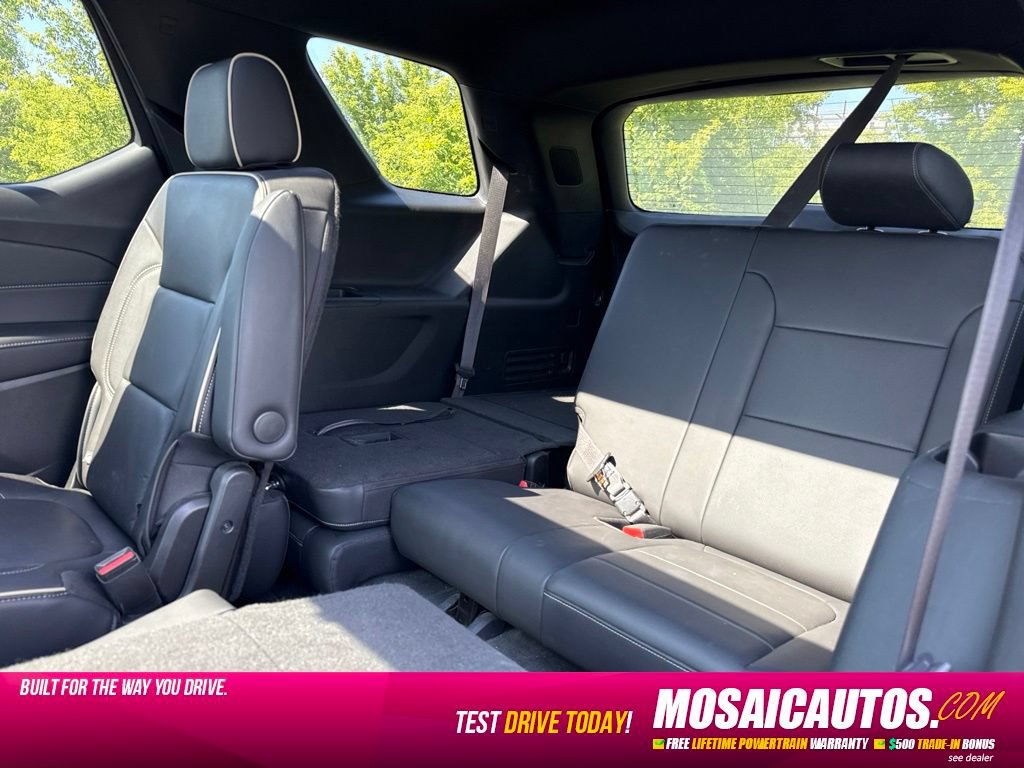 Used 2022 Chevrolet Traverse Premier w/ Redline Edition AWD/4WD image 6