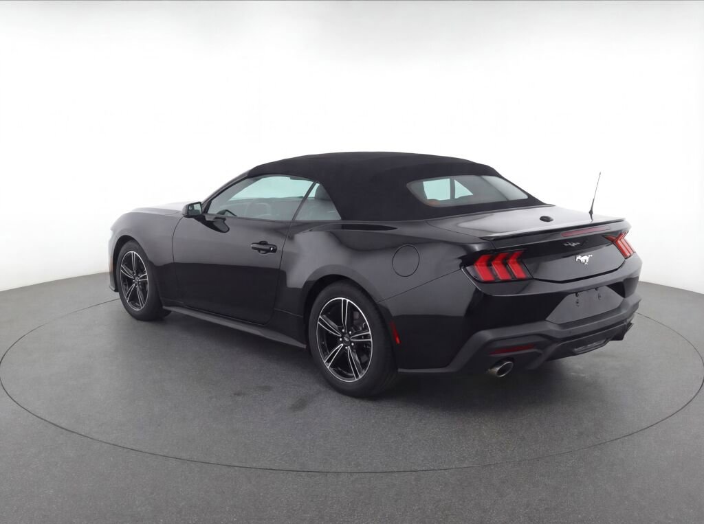 Used 2025 Ford Mustang Premium RWD image 33