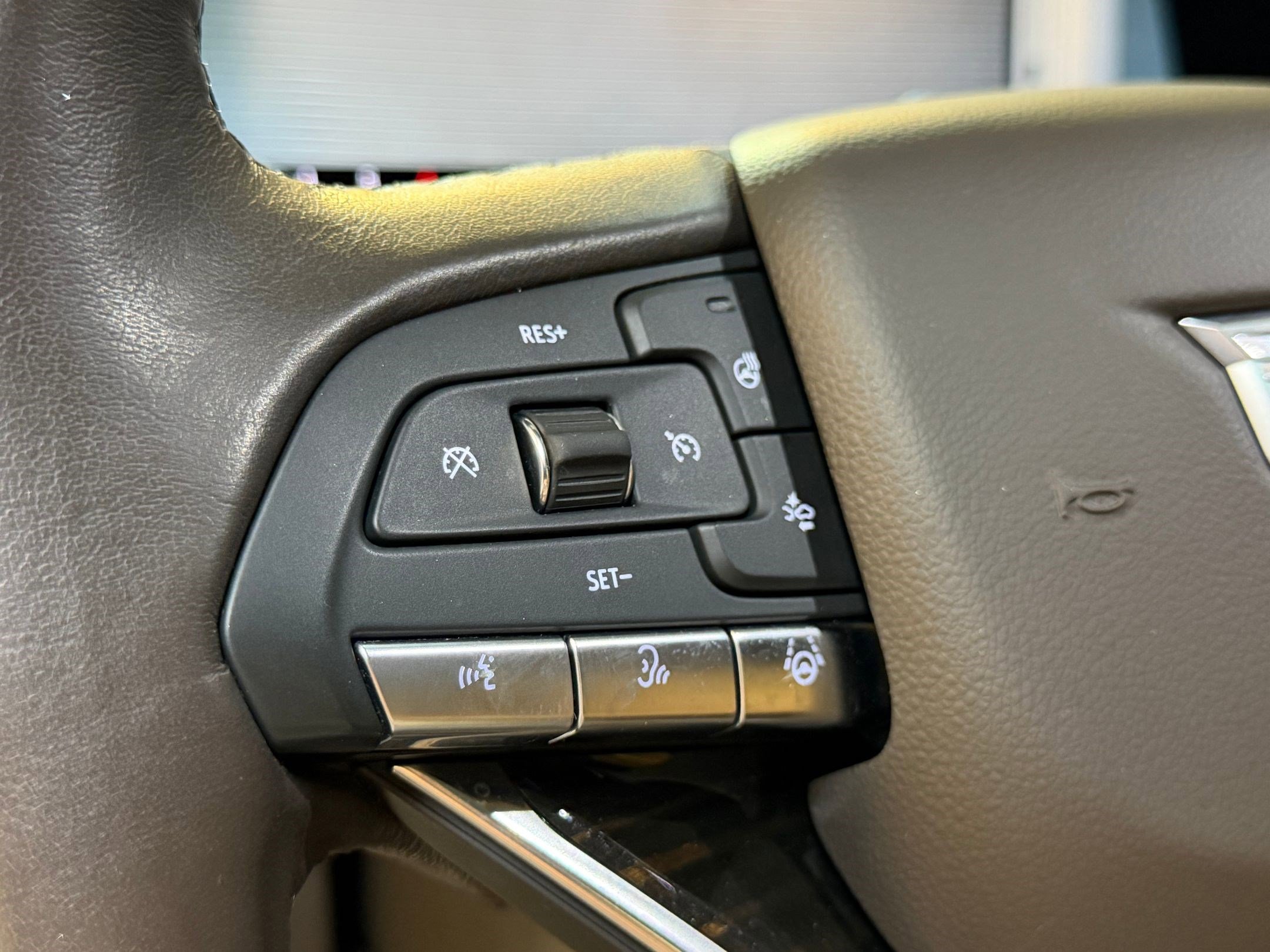 Certified 2023 Cadillac Escalade ESV Premium Luxury image 16