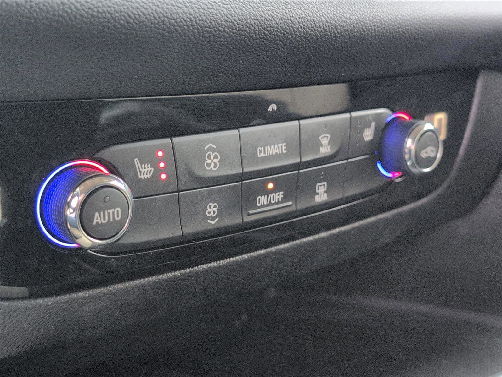 Used 2021 Buick Enclave Essence w/ Sound and Sites Package image 24