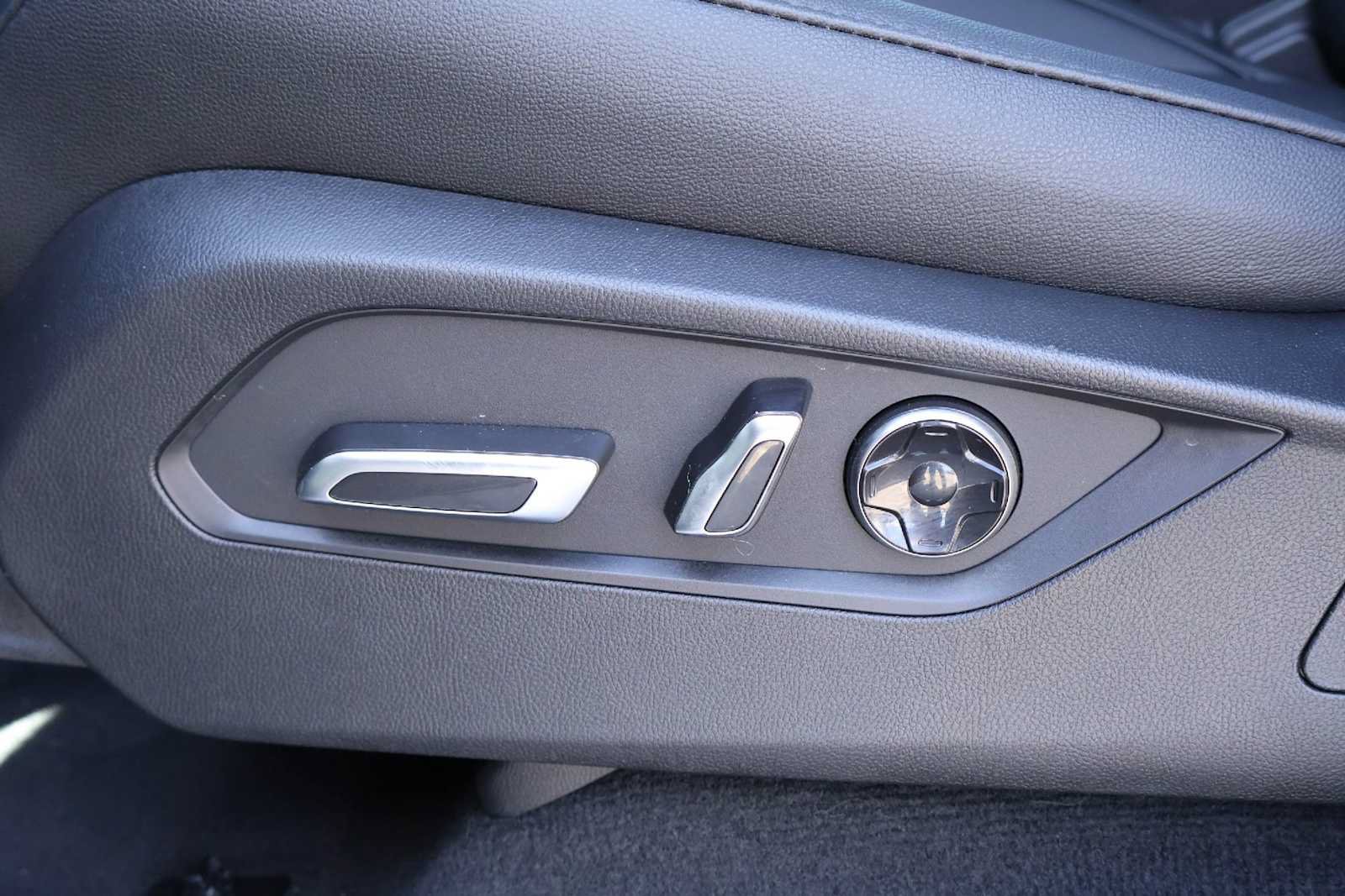 Certified 2026 Acura MDX FWD image 24