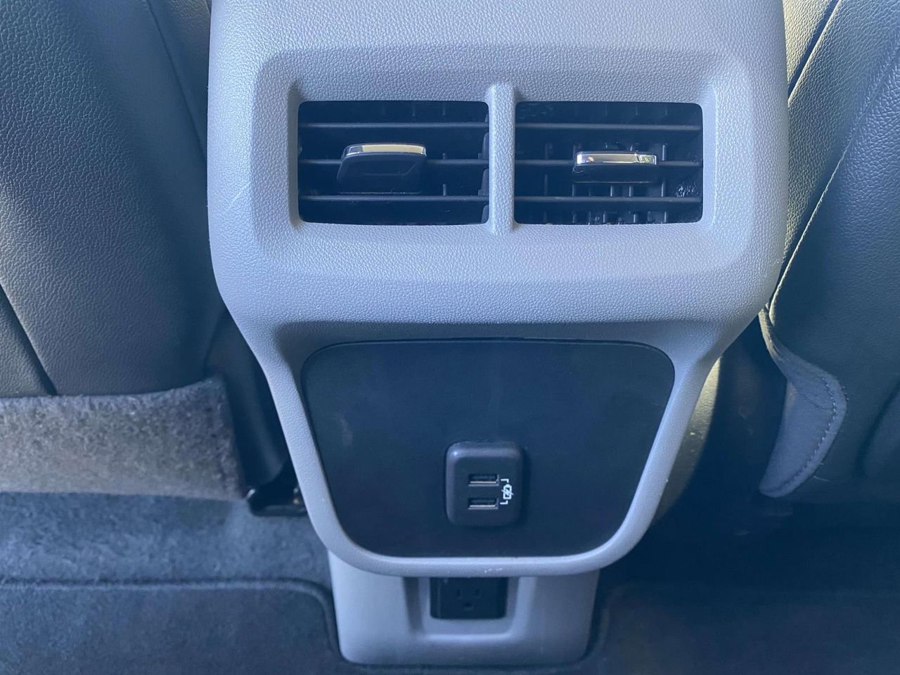 Used 2023 GMC Terrain SLT image 11