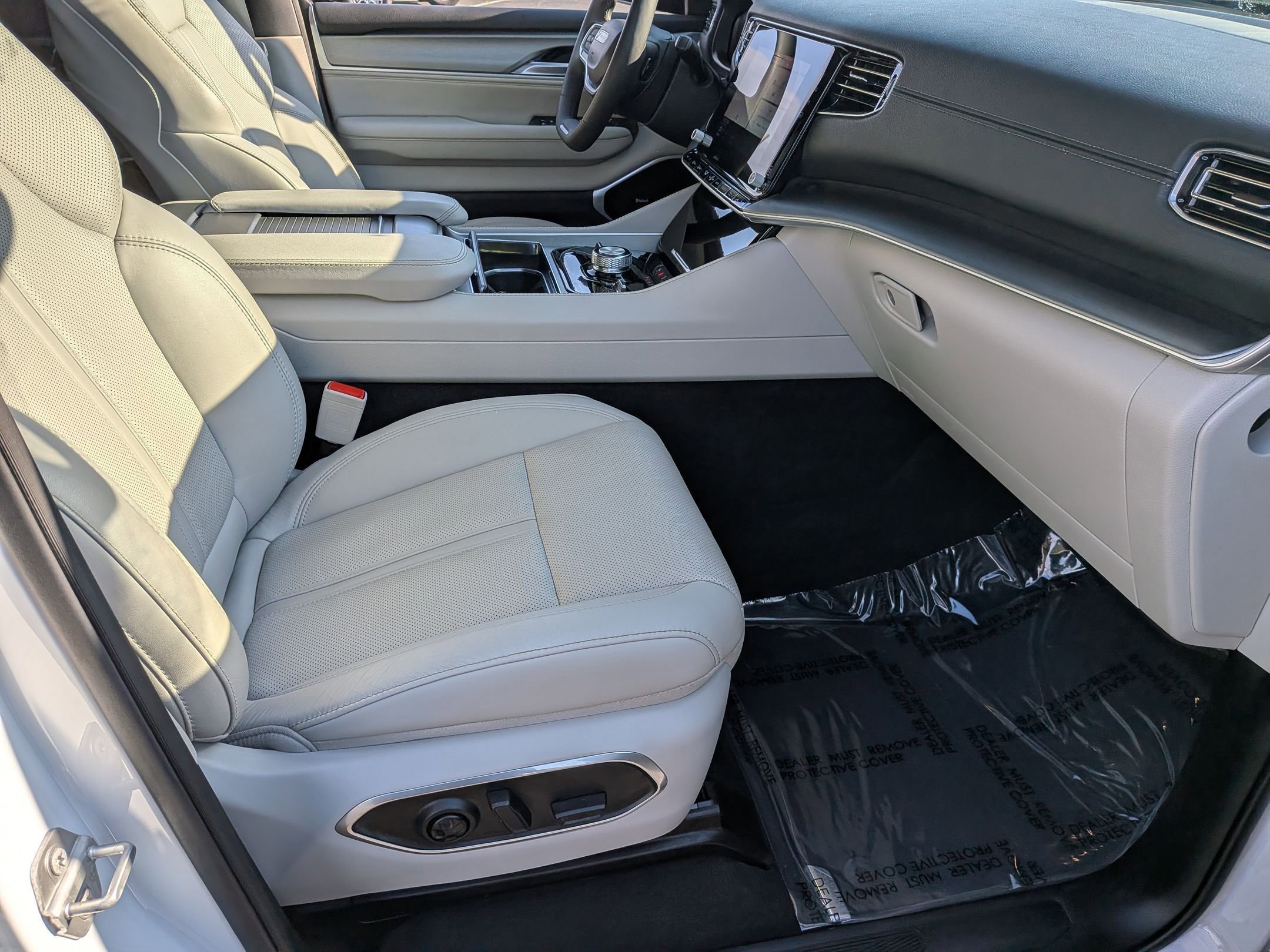 Certified 2025 Jeep Wagoneer Series III w/ Premium Group I image 38