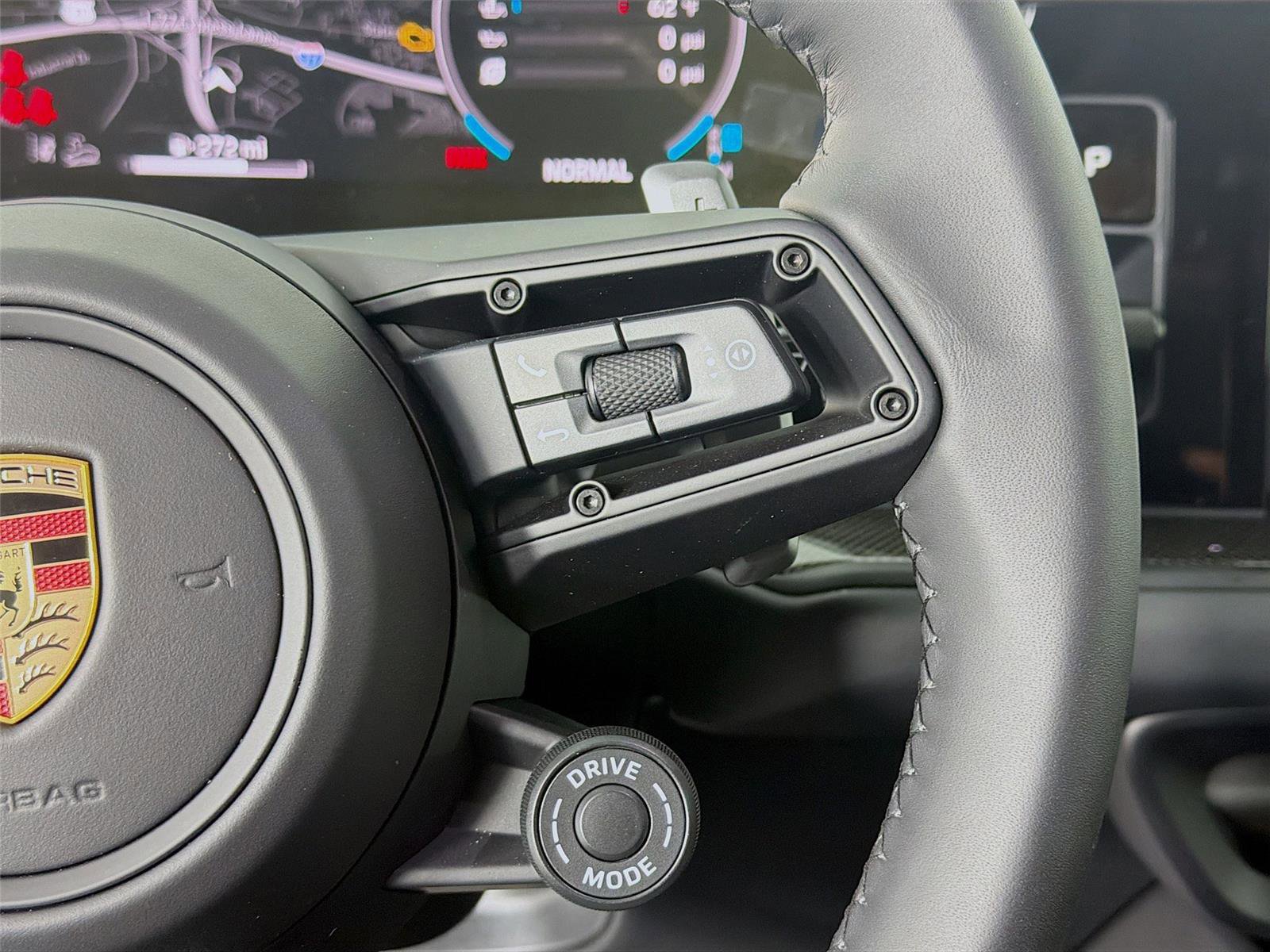 New 2026 Porsche Cayenne GTS image 14