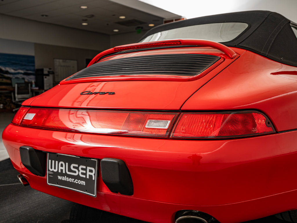 Used 1995 Porsche 911 Carrera RWD image 21