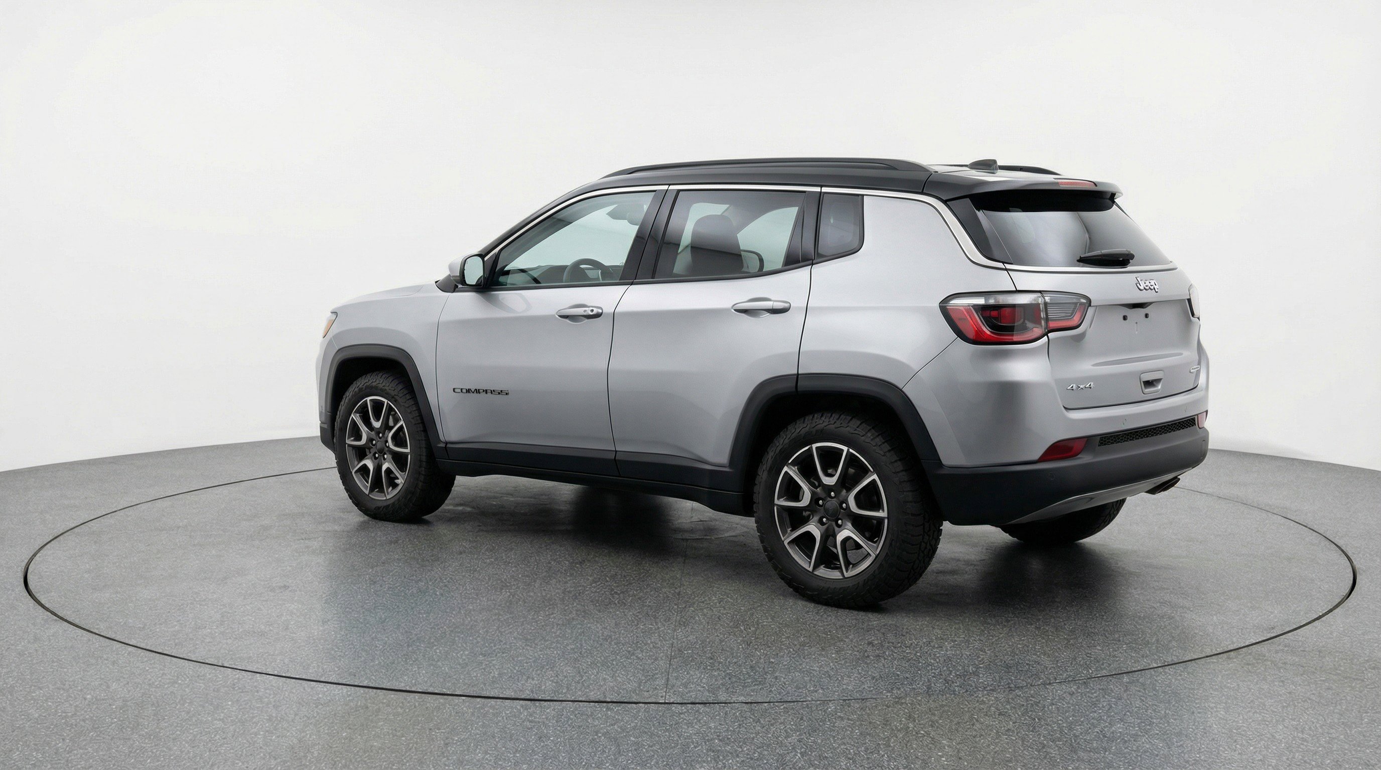 Used 2025 Jeep Compass Trailhawk AWD/4WD image 6