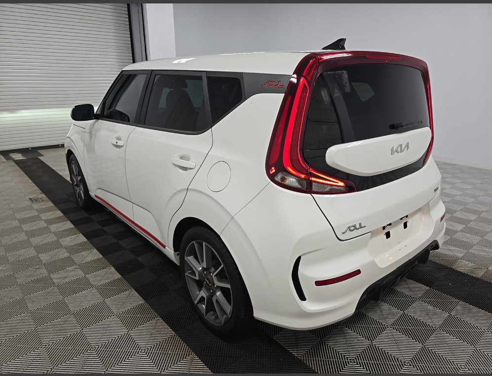 Used 2022 Kia Soul Turbo FWD image 3