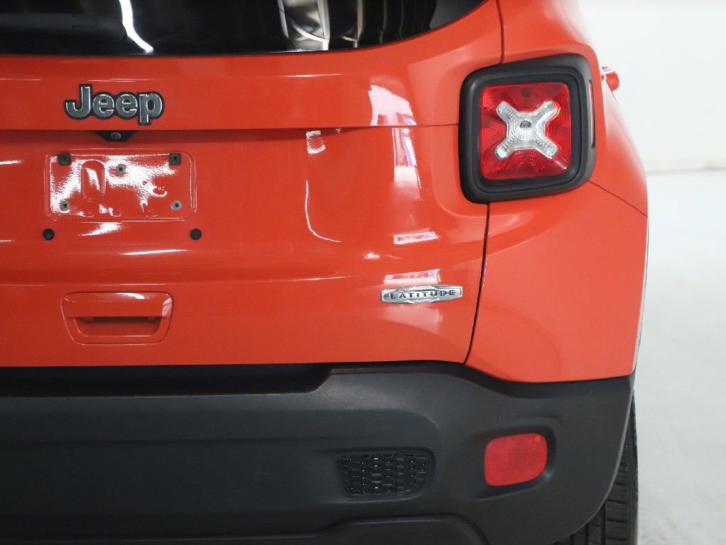 Used 2018 Jeep Renegade Latitude FWD image 42