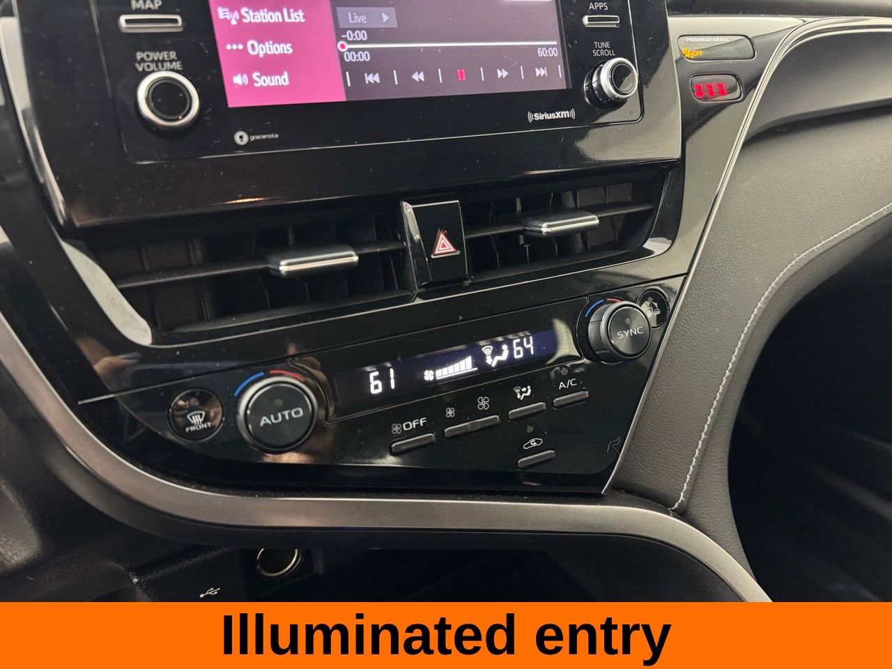 Used 2023 Toyota Camry SE image 18