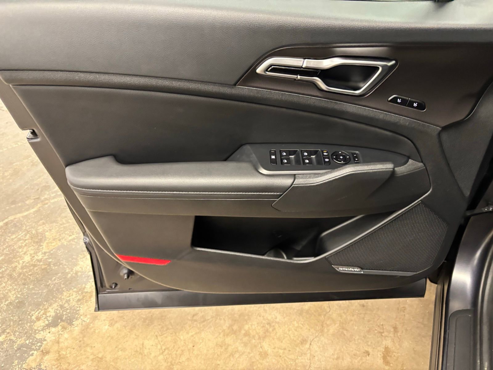 Used 2026 Kia Sportage SX FWD image 18