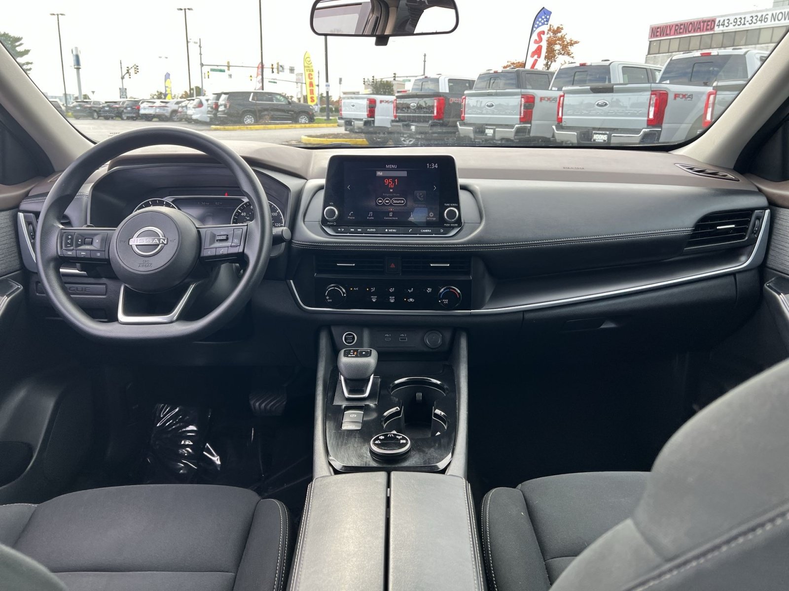 Used 2023 Nissan Rogue S AWD/4WD image 22
