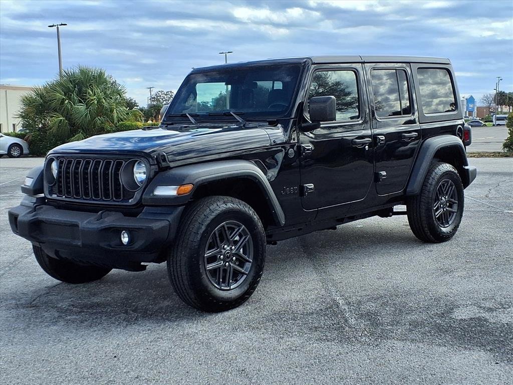 Used 2024 Jeep Wrangler Sport S image 3