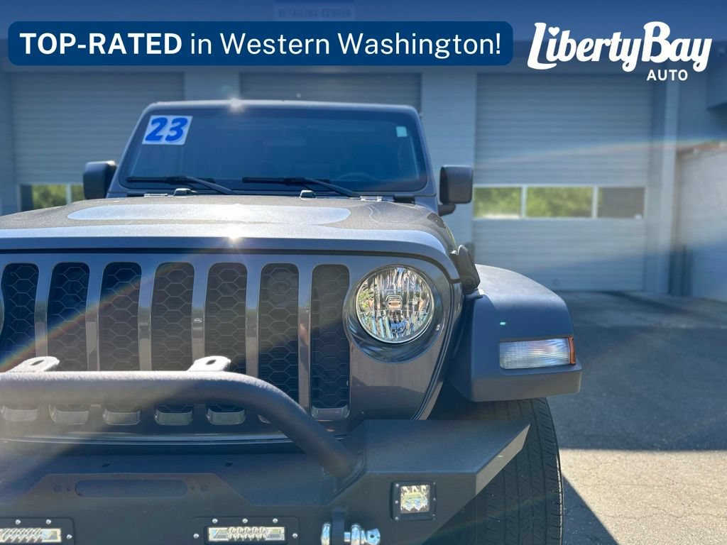 Used 2023 Jeep Gladiator Sport AWD/4WD image 3