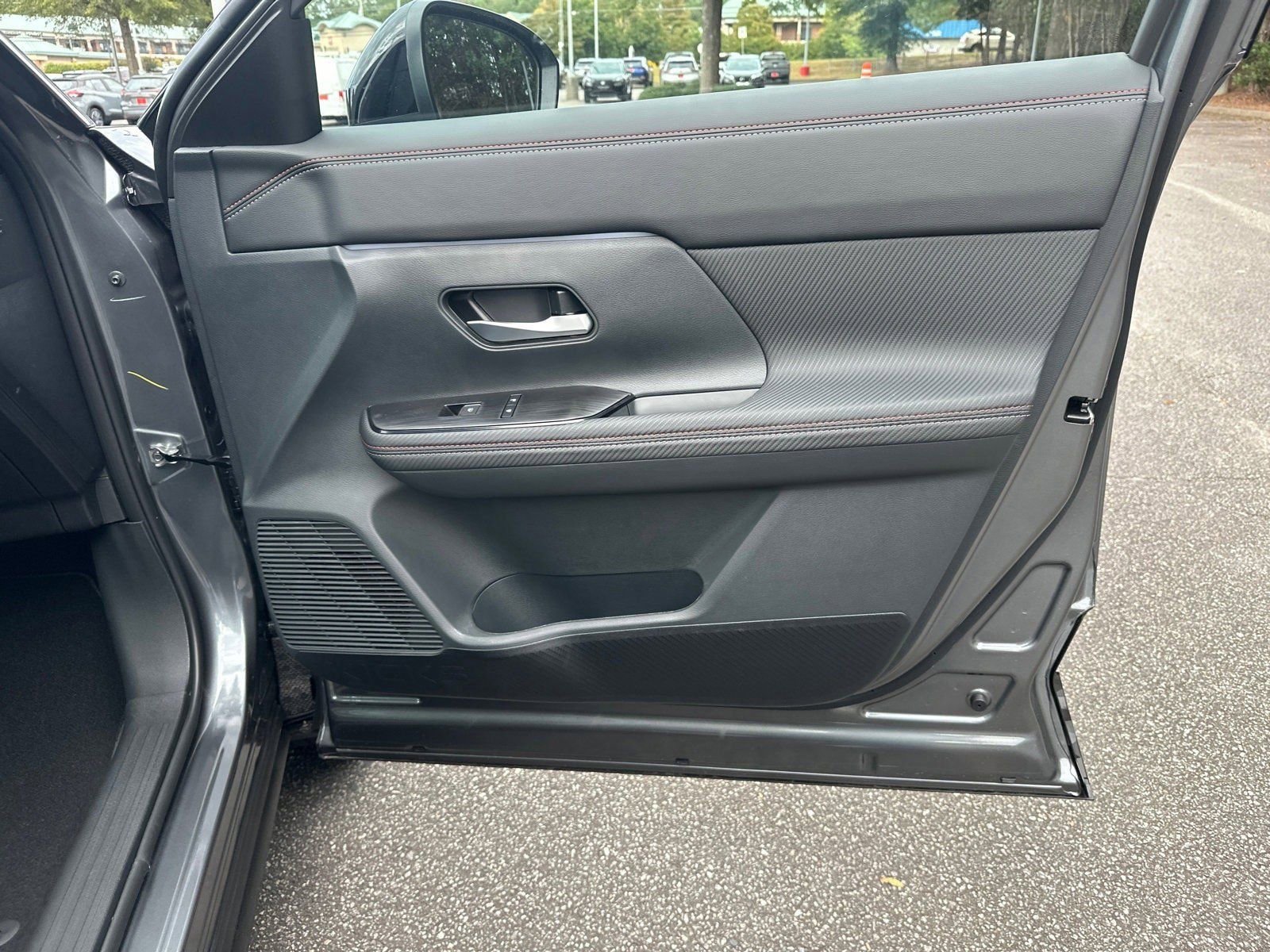 New 2026 Nissan Kicks SR image 14