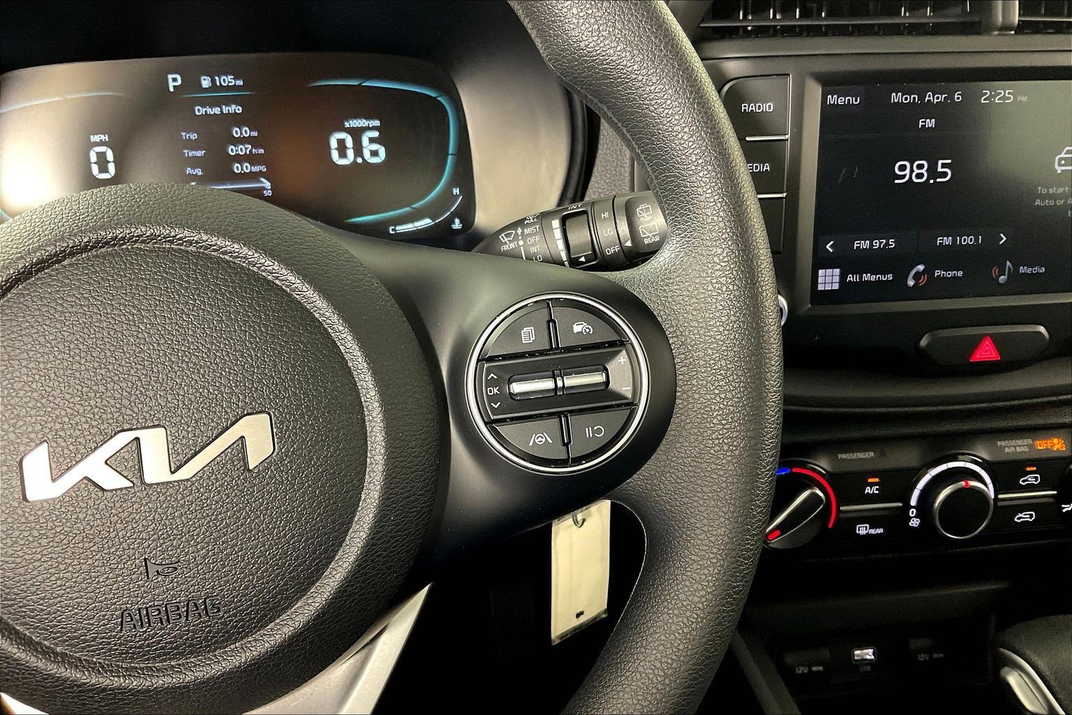 Used 2023 Kia Soul LX FWD image 11