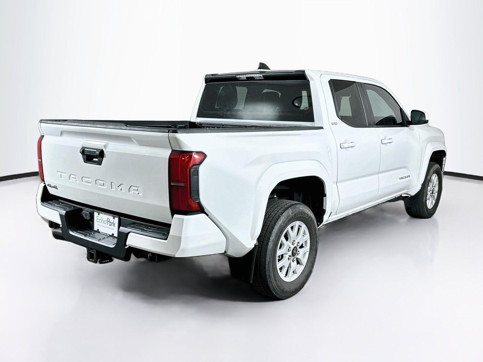 Used 2024 Toyota Tacoma SR5 AWD/4WD image 9