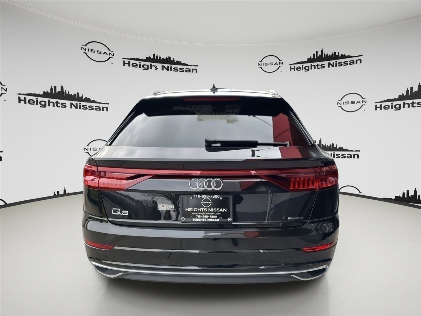 Used 2022 Audi Q8 Premium Plus w/ Premium Plus Package image 3