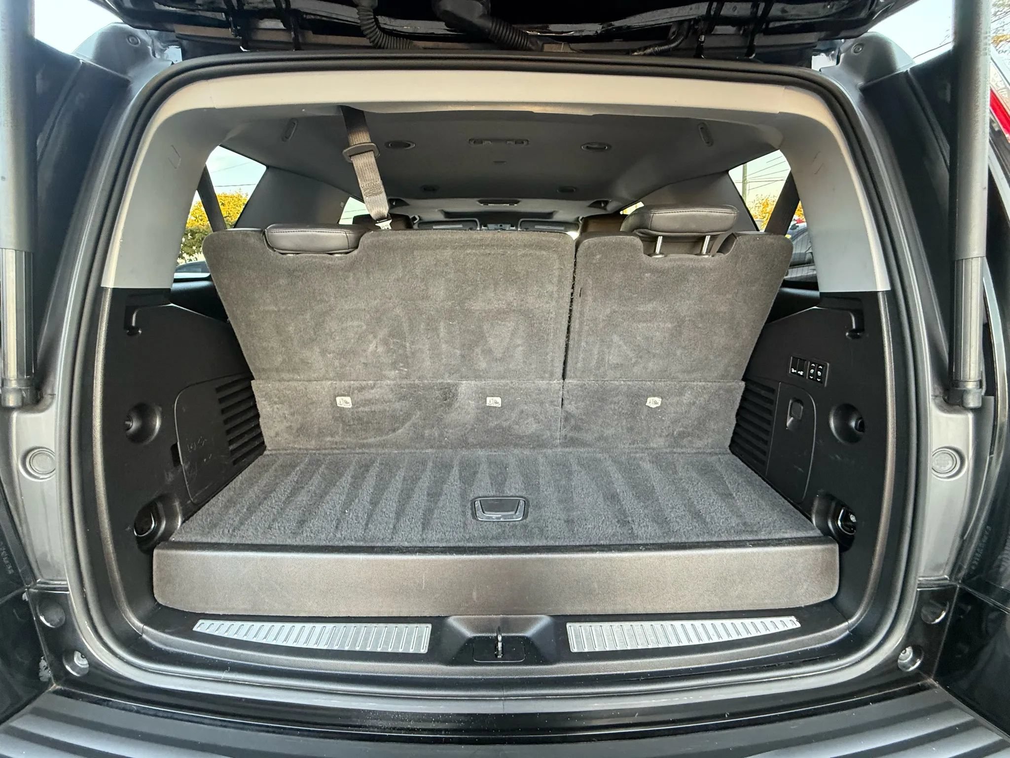 Used 2018 Cadillac Escalade Luxury RWD image 18