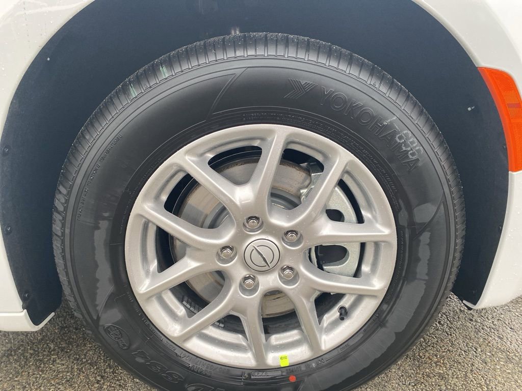 New 2026 Chrysler Voyager LX image 7