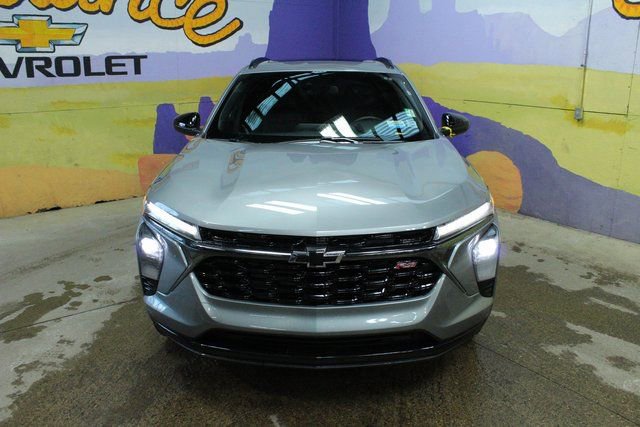 Used 2025 Chevrolet Trax RS w/ Sunroof Package image 7