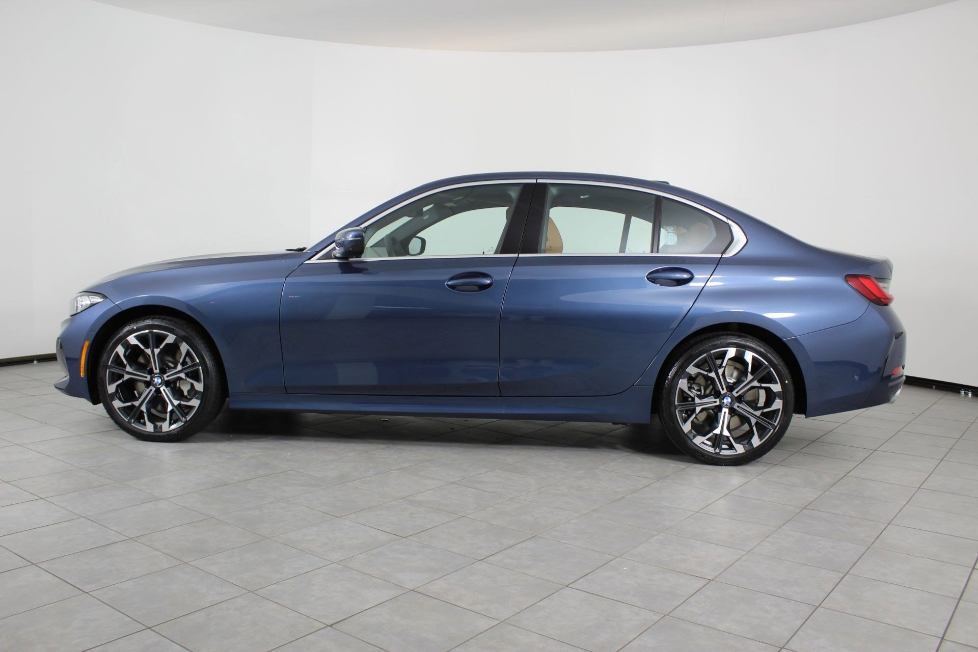 New 2026 BMW 330i Sedan w/ Premium Package RWD image 2