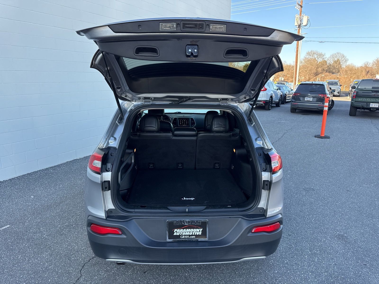 Used 2016 Jeep Cherokee Limited image 10