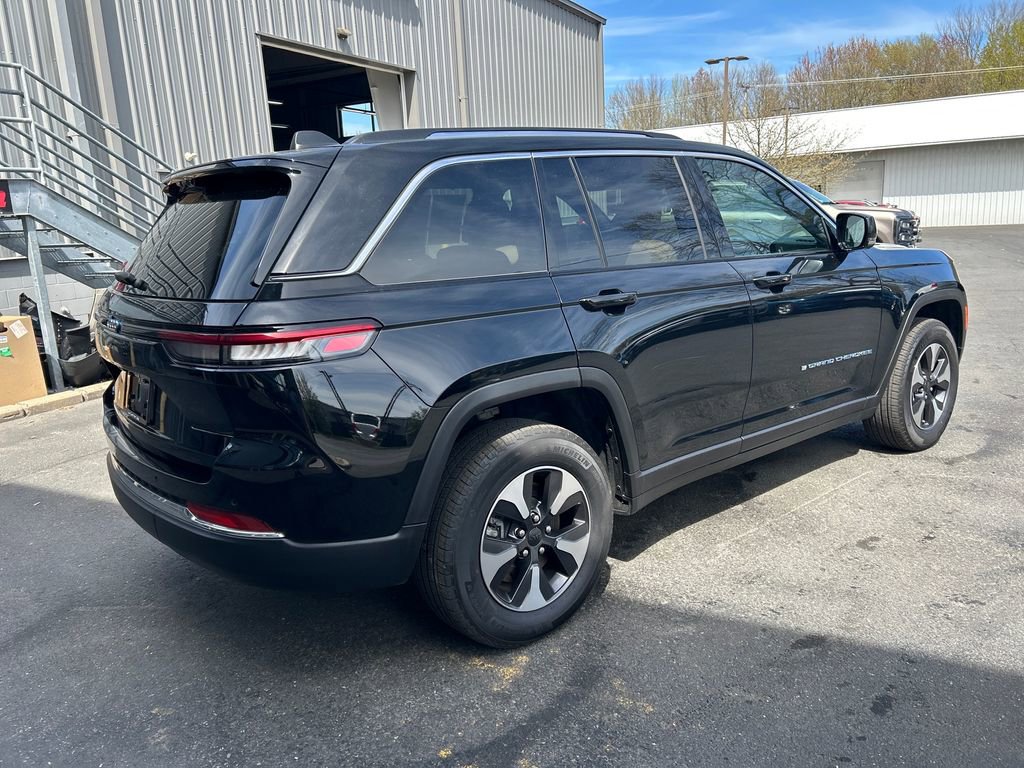 Used 2023 Jeep Grand Cherokee 4WD 4xe w/ Luxury Tech Group II image 4