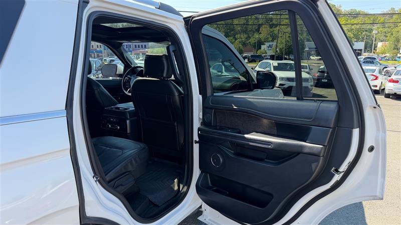 Used 2019 Ford Expedition Limited w/ Special Edition Package AWD/4WD image 24