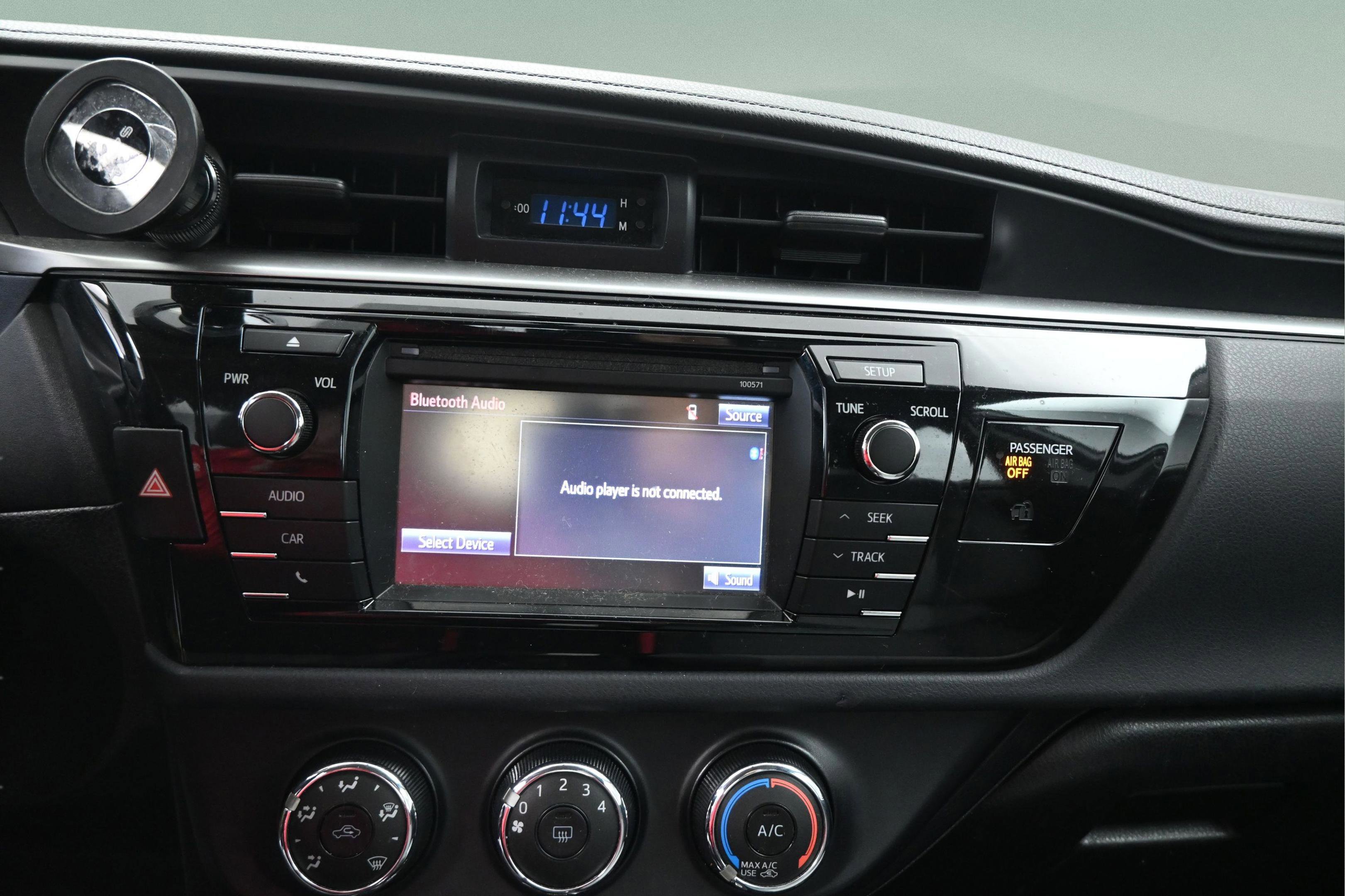 Used 2016 Toyota Corolla L FWD image 28