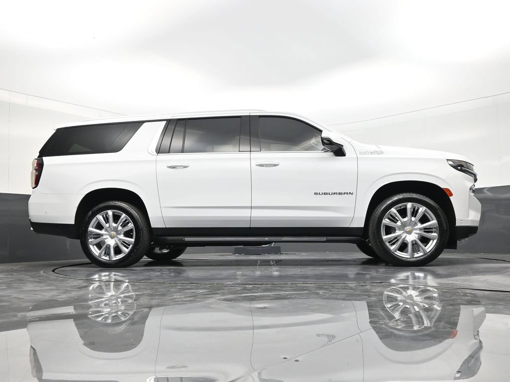 Used 2024 Chevrolet Suburban High Country w/ Advanced Technology Package RWD image 25