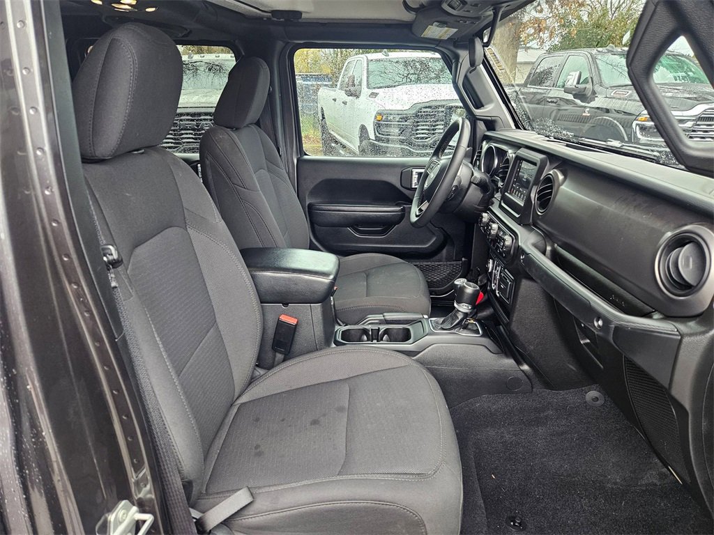 Certified 2023 Jeep Gladiator Willys image 18