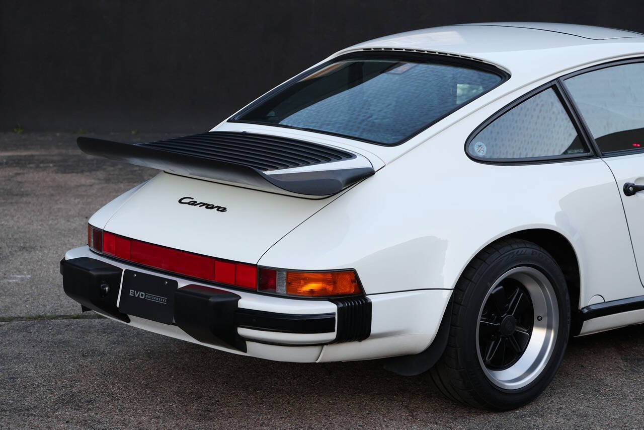 Used 1989 Porsche 911 Carrera RWD image 6