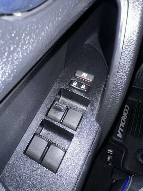 Used 2018 Toyota Corolla SE image 15