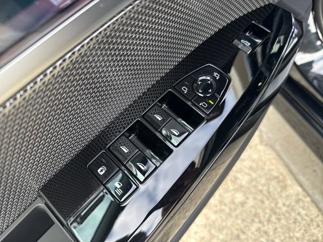 Used 2024 BMW 740i xDrive 740i xDrive image 10