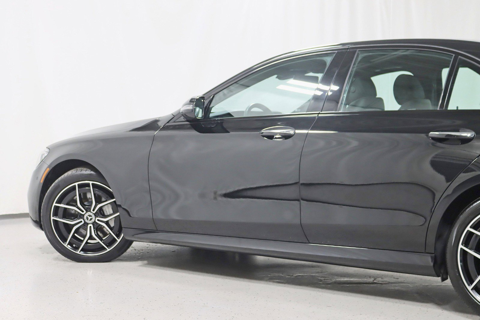 Used 2022 Mercedes-Benz E 450 4MATIC Sedan w/ Driver Assistance Package image 11