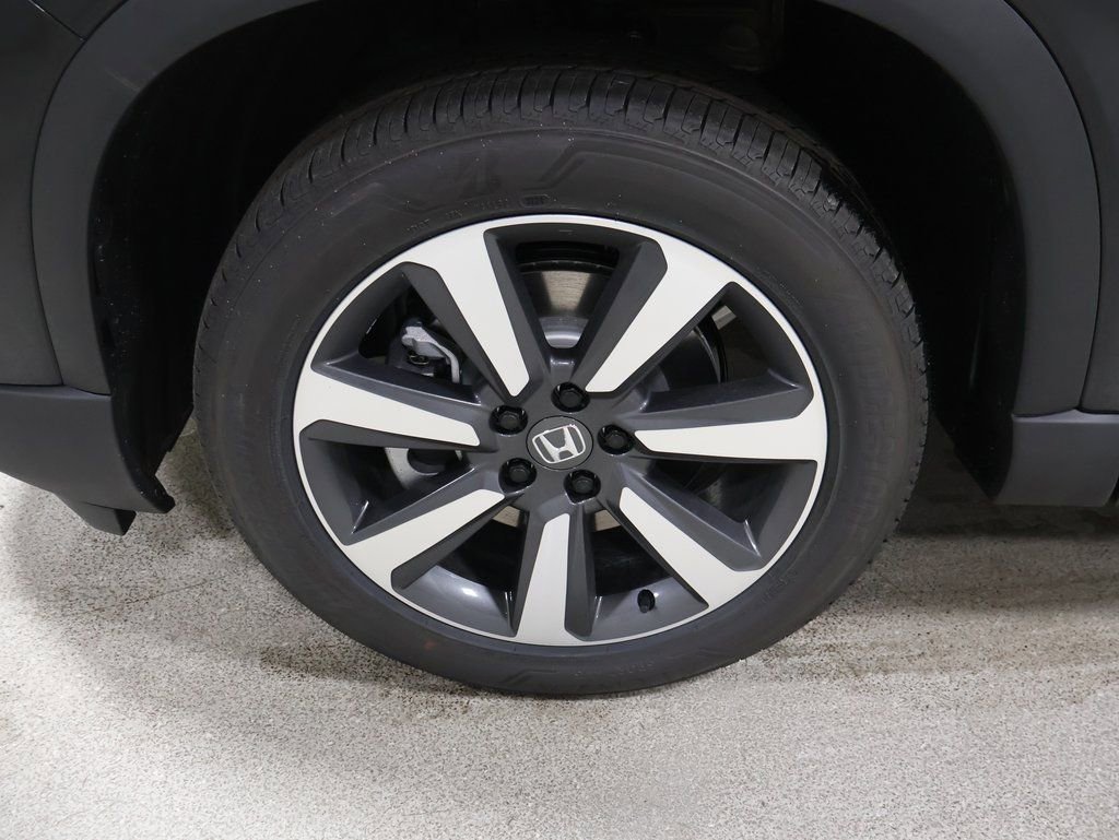 New 2025 Honda Pilot Touring image 8