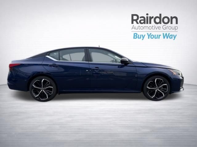 Used 2023 Nissan Altima 2.5 SR FWD image 15