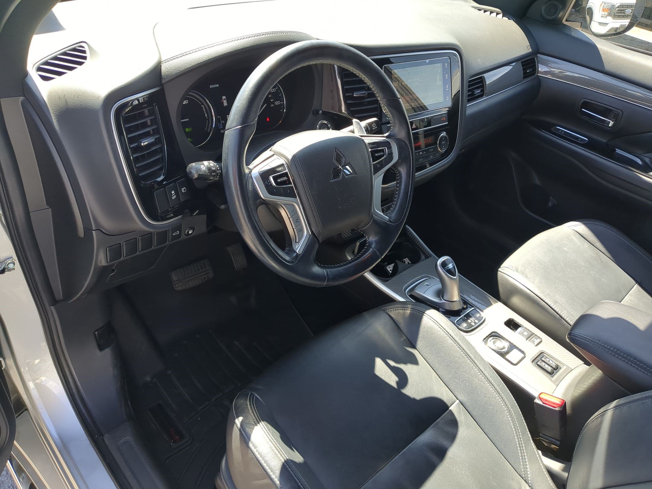 Used 2019 Mitsubishi Outlander SEL AWD/4WD image 16